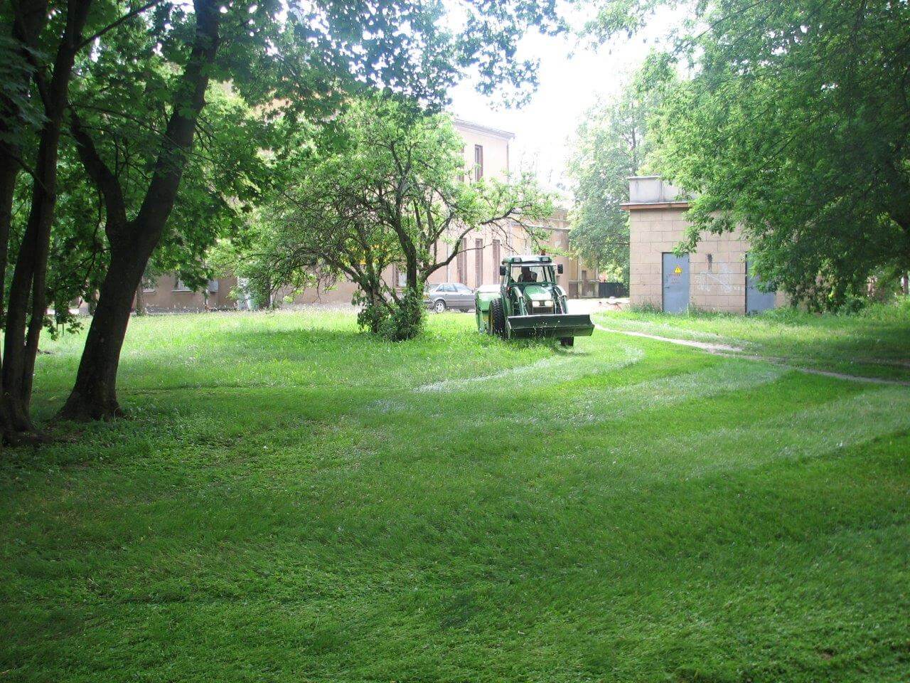 Mowing and ground clearance 4