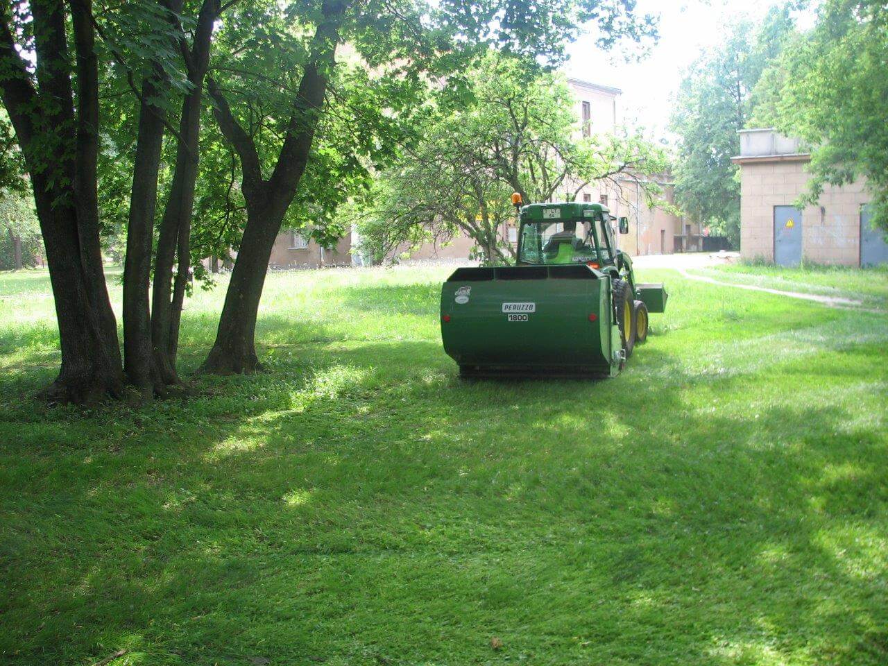 Mowing and ground clearance 5