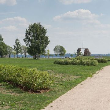 sporta laukumu izbūve, labiekārtojuma elementu uzstādīšana, rotaļu iekārtu un sporta inventāra piegāde un uzstādīšana, zāliena un apstādījumu ierīkošana 3