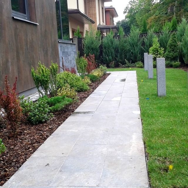Private house garden maintenance 5