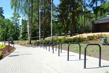 Solu, atkritumu urnu, veloturētāju montāža 3