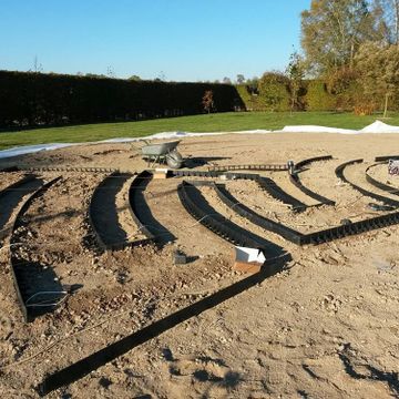 Paklājzālienas labirinta izbūve Rundāles pils parkā 4