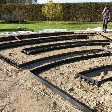 Paklājzālienas labirinta izbūve Rundāles pils parkā 2