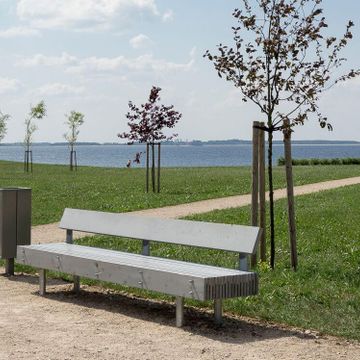 sporta laukumu izbūve, labiekārtojuma elementu uzstādīšana, rotaļu iekārtu un sporta inventāra piegāde un uzstādīšana, zāliena un apstādījumu ierīkošana 5