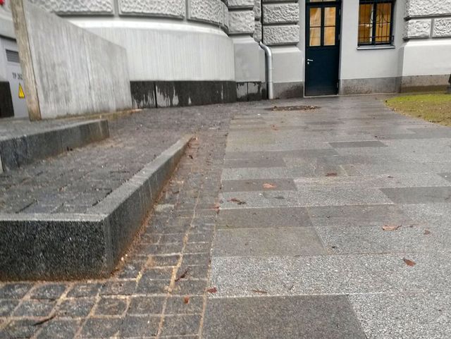 Betona un granīta bruģa/plākšņu ieklāšana ceļiem un laukumiem, ar zālienšūnām stiprināta grants seguma izveide, grants celiņa izbūve koku alejā, ceļa barjeras uzstādīšana, jumta dārza ierīkošana, zāliena un apstādījumu ierīkošana, labiekārtojuma elementu uzstādīšana 13