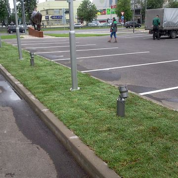 Paklājzāliena ieklāšana 1400 m2, grāvju nogāžu stiprināšana ar dabīgo ģeopaklāju 945 m2, zāliena un apstādījumu ierīkošana 4000m2. 6