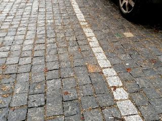 Betona un granīta bruģa/plākšņu ieklāšana ceļiem un laukumiem, ar zālienšūnām stiprināta grants seguma izveide, grants celiņa izbūve koku alejā, ceļa barjeras uzstādīšana, jumta dārza ierīkošana, zāliena un apstādījumu ierīkošana, labiekārtojuma elementu uzstādīšana 12