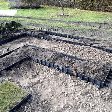 Paklājzālienas labirinta izbūve Rundāles pils parkā 8