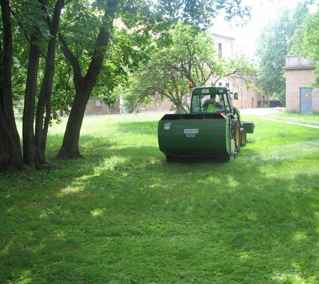 Mowing and ground clearance 5