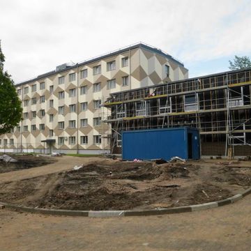 Bruģa un asfalta ieklāšana ceļiem un laukumiem, zāliena un apstādījumu ierīkošana, labiekārtojuma elementu uzstādīšana 3