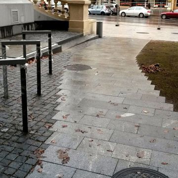 Betona un granīta bruģa/plākšņu ieklāšana ceļiem un laukumiem, ar zālienšūnām stiprināta grants seguma izveide, grants celiņa izbūve koku alejā, ceļa barjeras uzstādīšana, jumta dārza ierīkošana, zāliena un apstādījumu ierīkošana, labiekārtojuma elementu uzstādīšana 17
