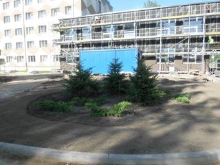 Bruģa un asfalta ieklāšana ceļiem un laukumiem, zāliena un apstādījumu ierīkošana, labiekārtojuma elementu uzstādīšana 6